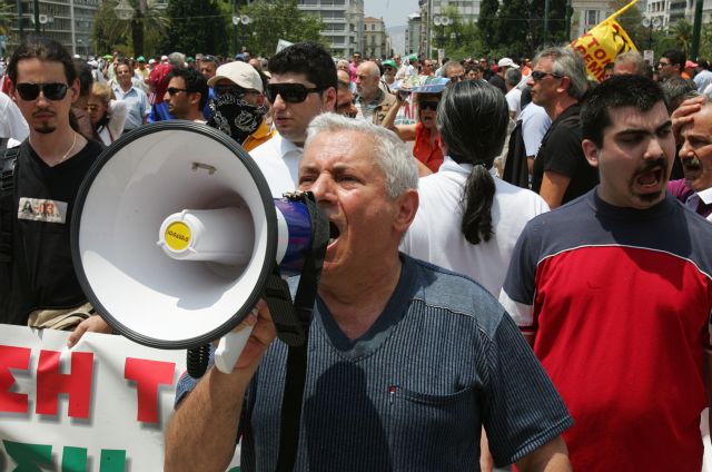 Στάση εργασίας ΓΣΕΕ-ΑΔΕΔΥ κατά της επιστράτευσης των εκπαιδευτικών