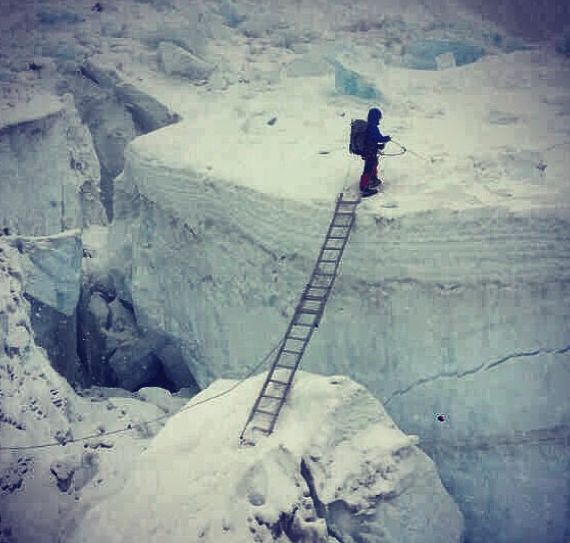 Ράχα Μοχαράκ: η 25χρονη από τη Σ.Αραβία που έφτασε στην κορυφή του Έβερεστ