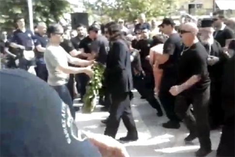 Επεισόδια στην κατάθεση στεφάνων για τη Γενοκτονία των Ποντίων στο Αγρίνιο