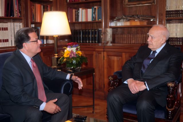 Για το επικείμενο ταξίδι στη Ρωσία ενημέρωσε τον Πρόεδρο ο υπουργός Αμυνας