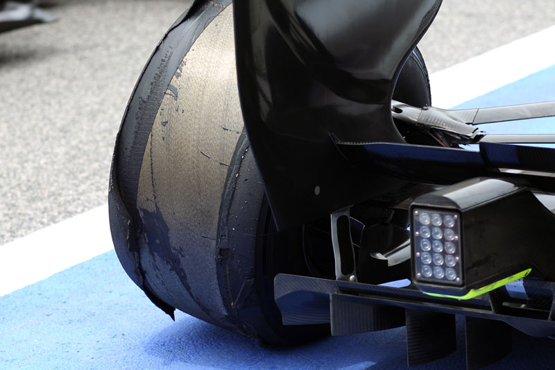 Η FIA μπλοκάρει τις σκληρότερες γόμες της Pirelli