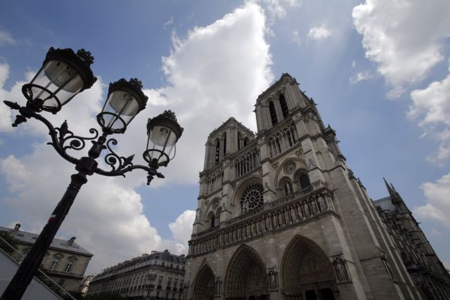 Γάλλος ακροδεξιός αυτοκτόνησε μέσα στην Παναγία των Παρισίων