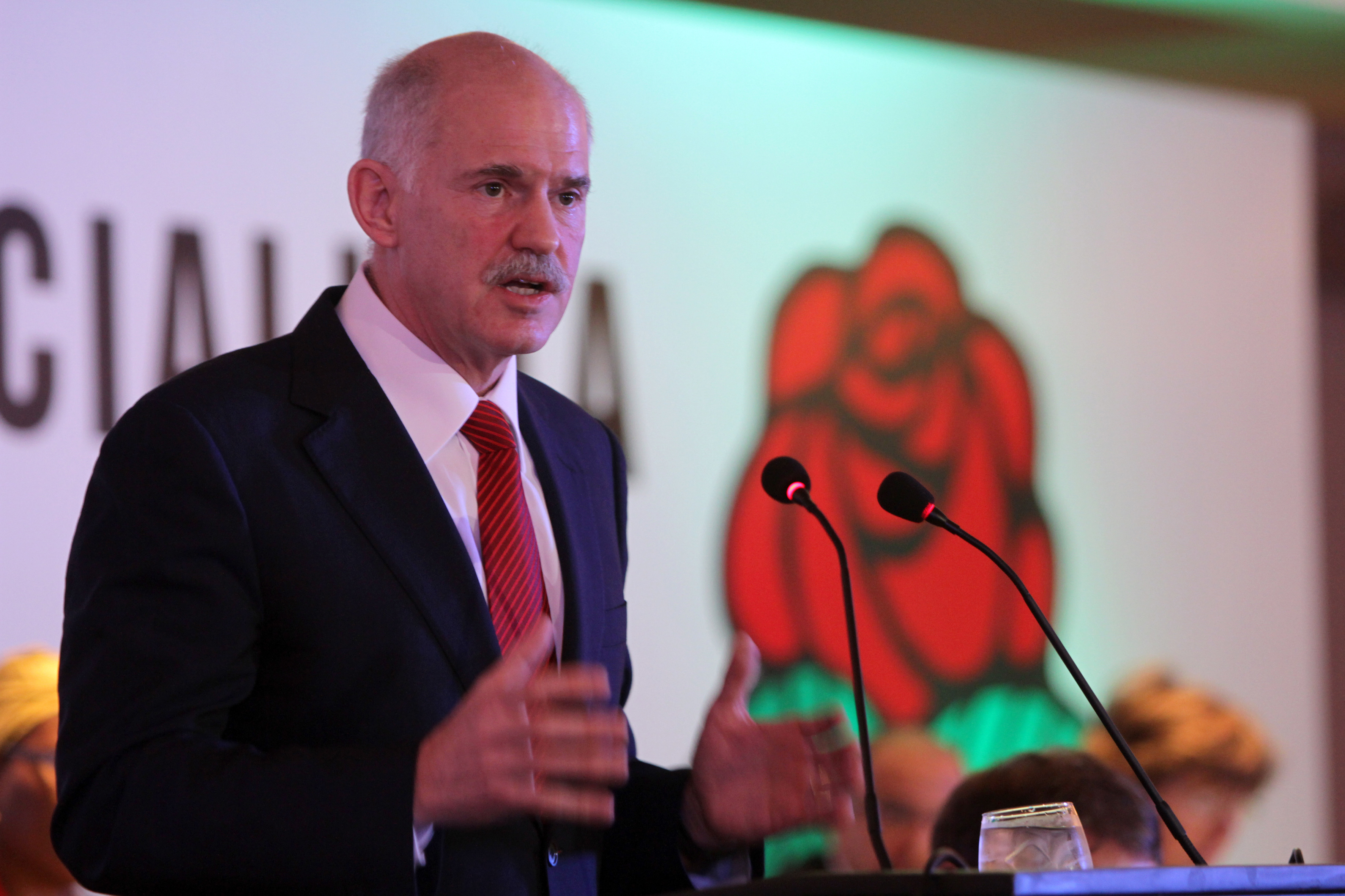 Ανοιχτή επιστολή Παπανδρέου κατά της διάσπασης της Σοσιαλιστικής Διεθνούς