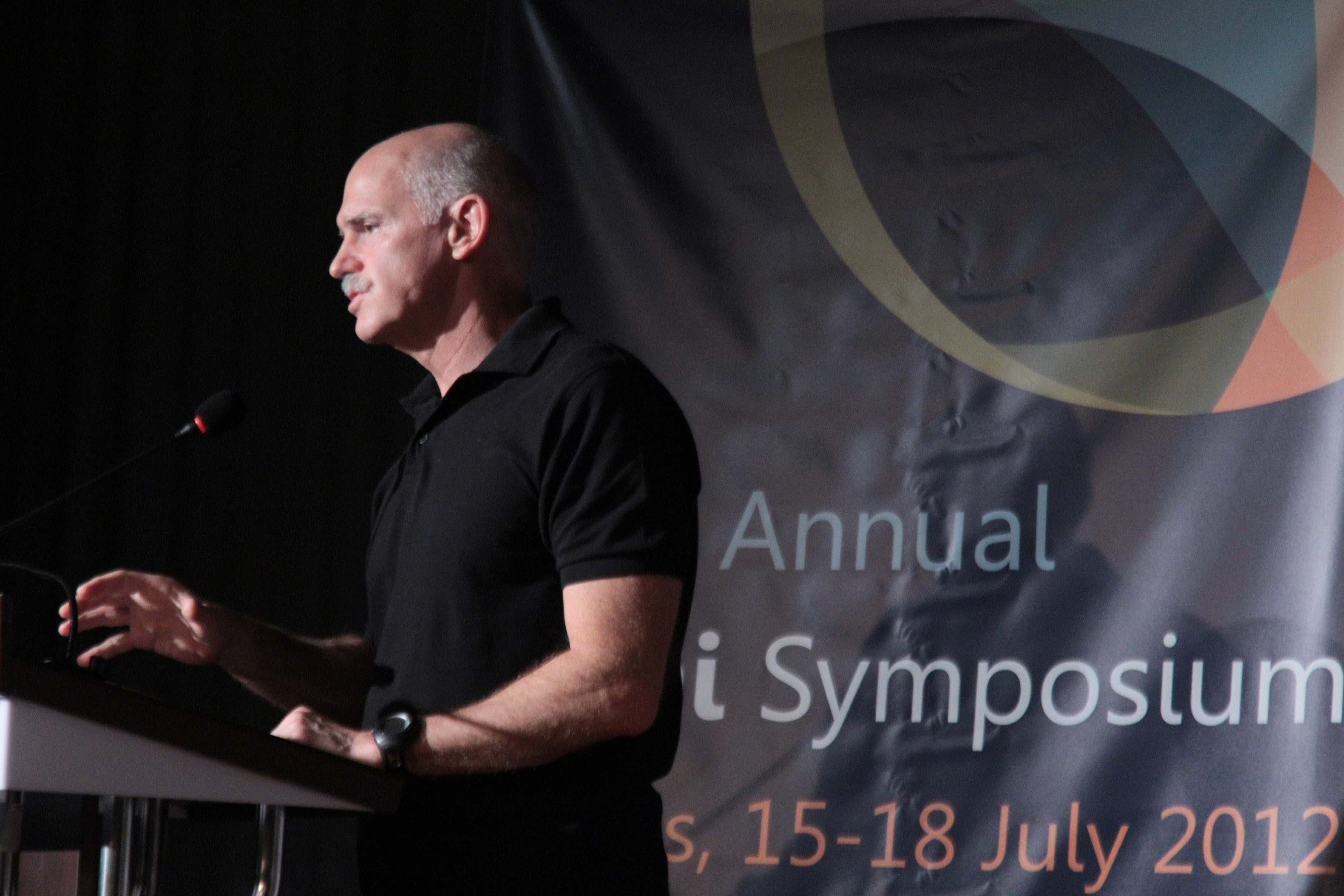 Εντονότερη παρουσία στο εσωτερικό μέτωπο προαναγγέλλει ο Γ.Παπανδρέου