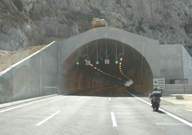 Άνοιξε η Αθηνών-Κορίνθου στο ρεύμα προς Αθήνα