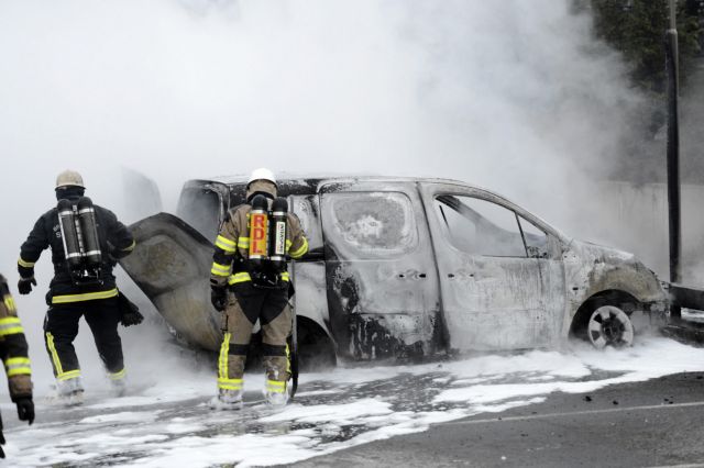 Επεκτείνονται και εκτός της σουηδικής πρωτεύουσας οι ταραχές