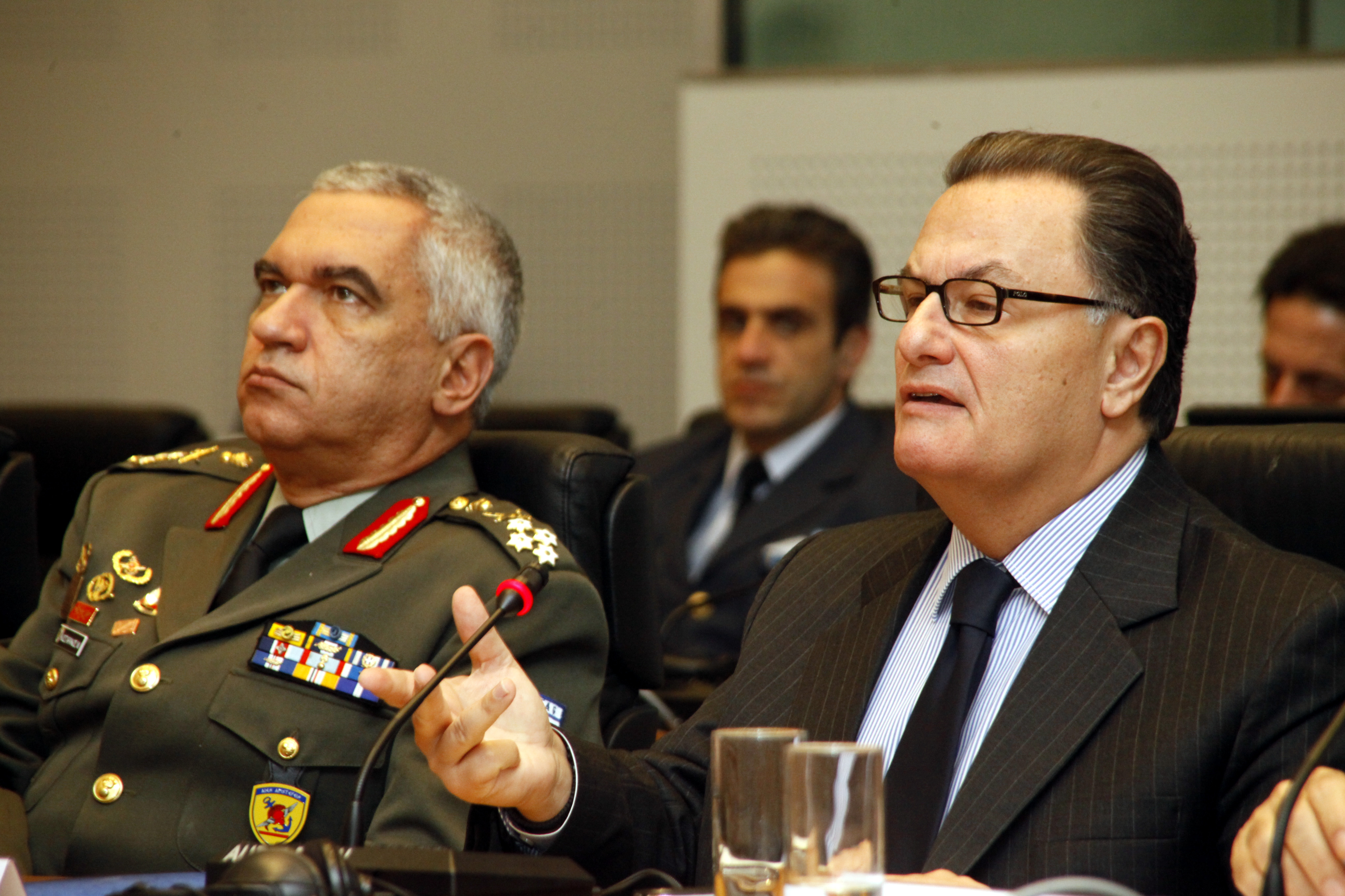 Το twitter στην υπηρεσία  του αρχηγού ΓΕΕΘΑ Μ.Κωσταράκου