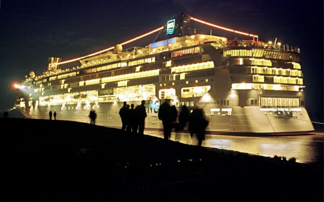 Πυρκαγιά εκδηλώθηκε σε κρουαζιερόπλοιο στις Μπαχάμες