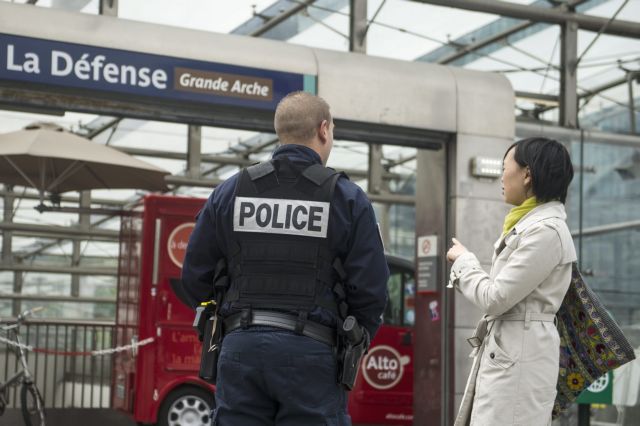 Συνελήφθη ένας ύποπτος για το μαχαίρωμα στρατιώτη στο Παρίσι