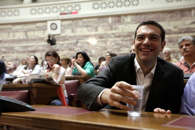 Σε τηλεμαχία για να εξηγήσει το «success story» κάλεσε τον Σαμαρά ο Αλ.Τσίπρας