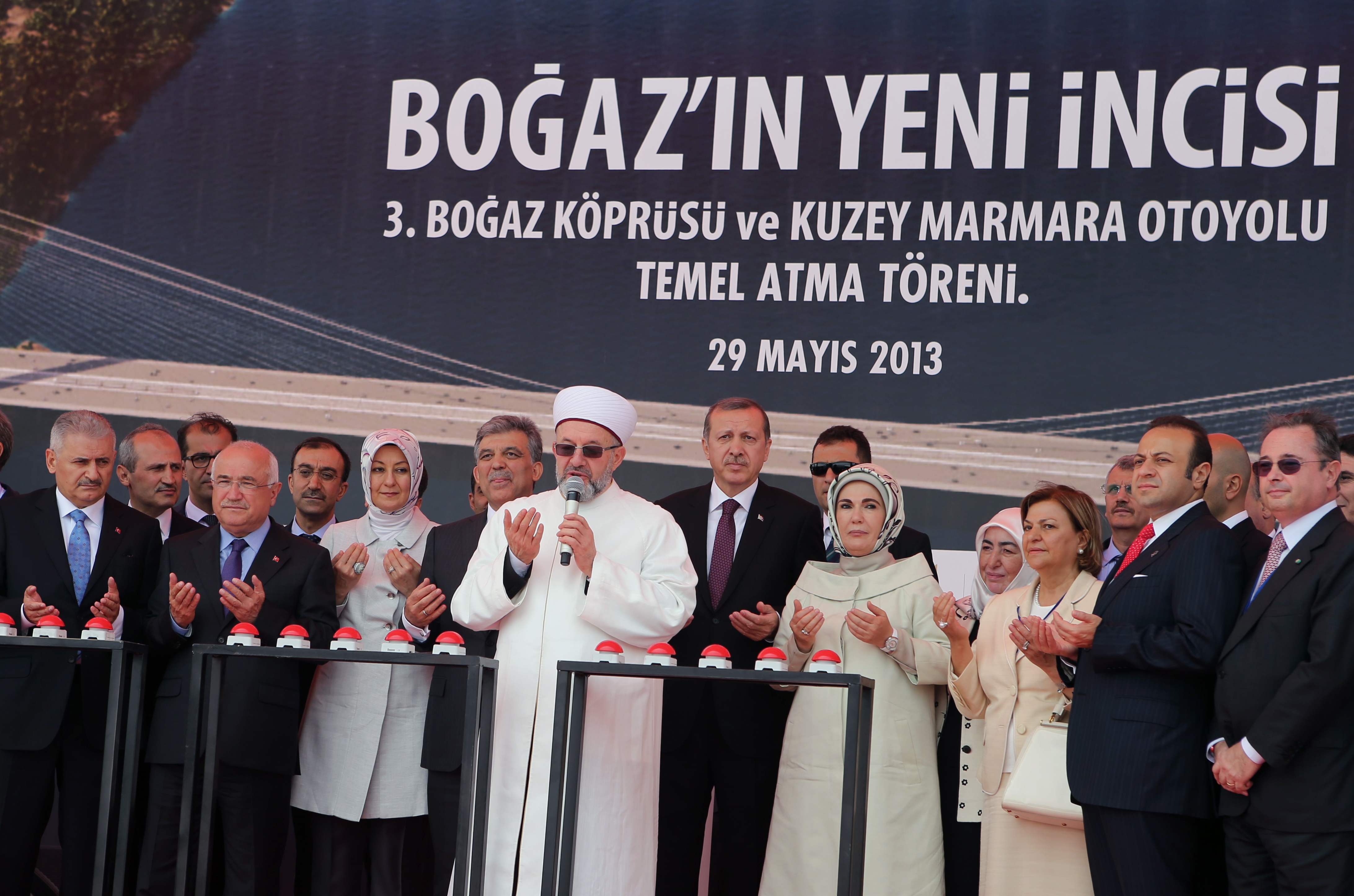 Οθωμανική... νεκρανάσταση στη θεμελίωση της τρίτης γέφυρας του Βοσπόρου
