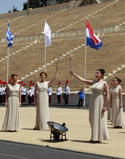 Η Φλόγα άναψε για το Ολυμπιακό Φεστιβάλ Ευρωπαϊκής Νεότητας