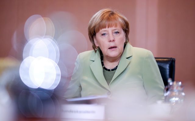 Προεκλογικές υποσχέσεις «άνω των 28 δισ. ευρώ» μοιράζει η Μέρκελ