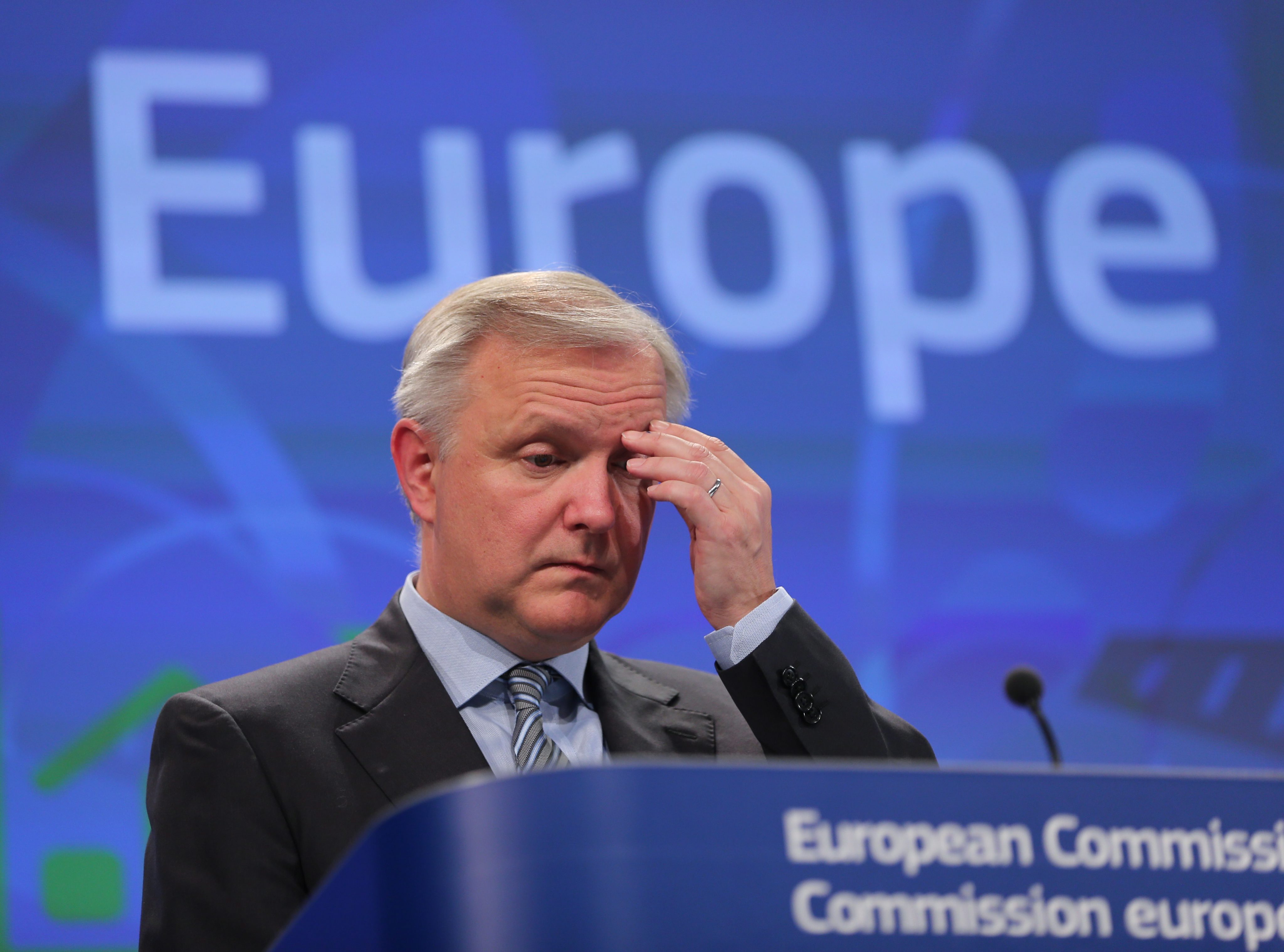 «Έκπληκτος» ο Ρεν για την αντίδραση της Γαλλίας στις συστάσεις της Κομισιόν