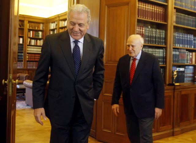 Τον Κ.Παπούλια ενημέρωσε για τις επαφές του στο εξωτερικό ο Δ.Αβραμόπουλος