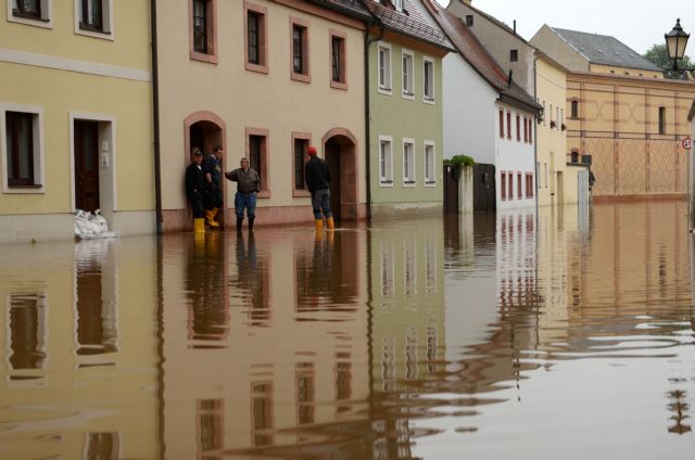 Συναγερμός για πλημμύρες στη Γερμανία ενώ οι βροχές συνεχίζονται