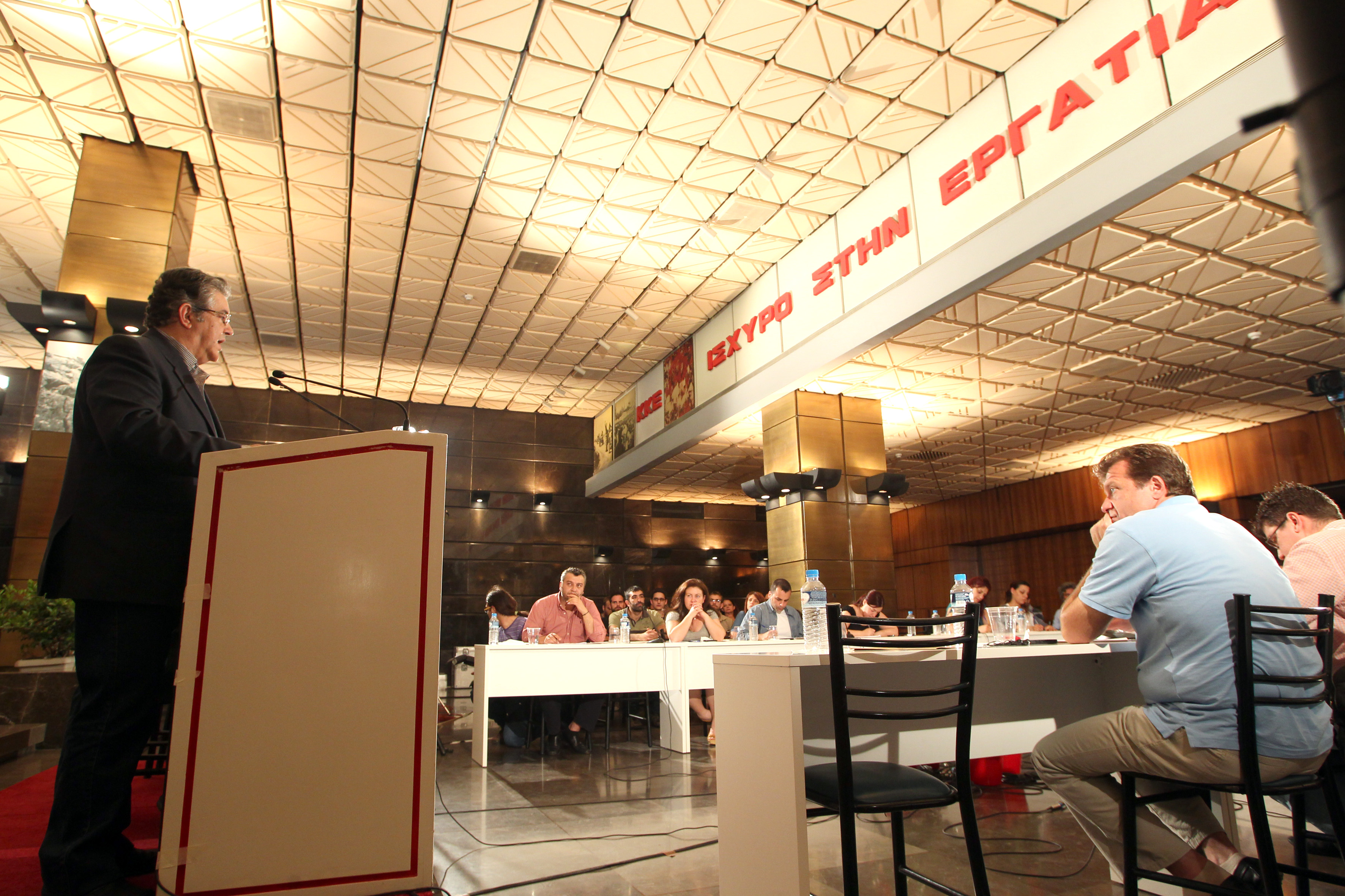 Για «συνεχείς παλινωδίες και καιροσκοπισμό» εγκαλεί τον ΣΥΡΙΖΑ ο Δ.Κουτσούμπας