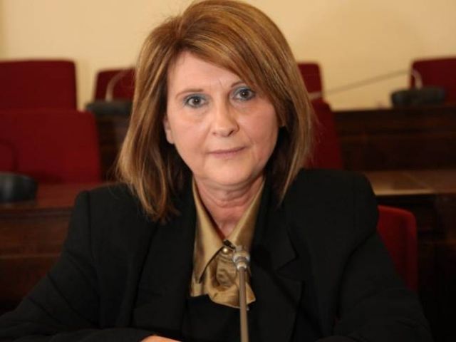 Καραγκιοζιλίκι ο έλεγχος για τα όπλα στη Βουλή, κατά την Σ.Βούλτεψη