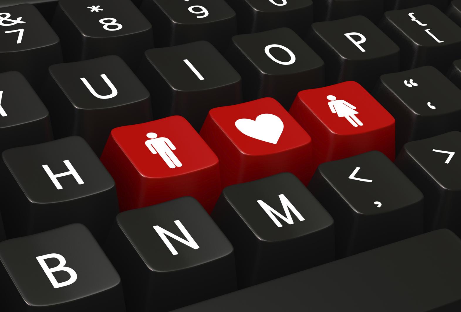 Oι γνωριμίες στο Διαδίκτυο «οδηγούν σε πιο σταθερούς γάμους»