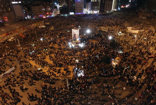 Για δεύτερο νεκρό μιλούν τουρκικά ΜΜΕ, η απεργία προστίθεται στις διαδηλώσεις