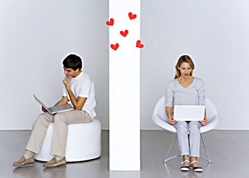 Σε μεγάλους έρωτες και ευτυχισμένους γάμους οδηγούν οι online γνωριμίες
