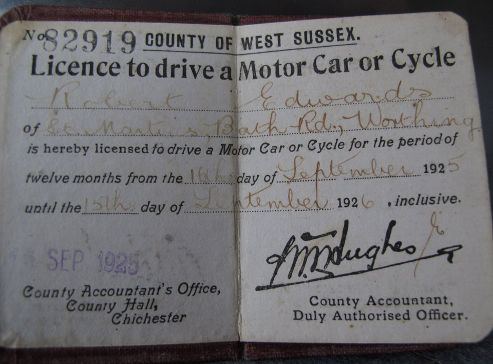 «E όχι και γέρος!» λέει ένας οδηγός 105 ετών από τη Ν.Ζηλανδία