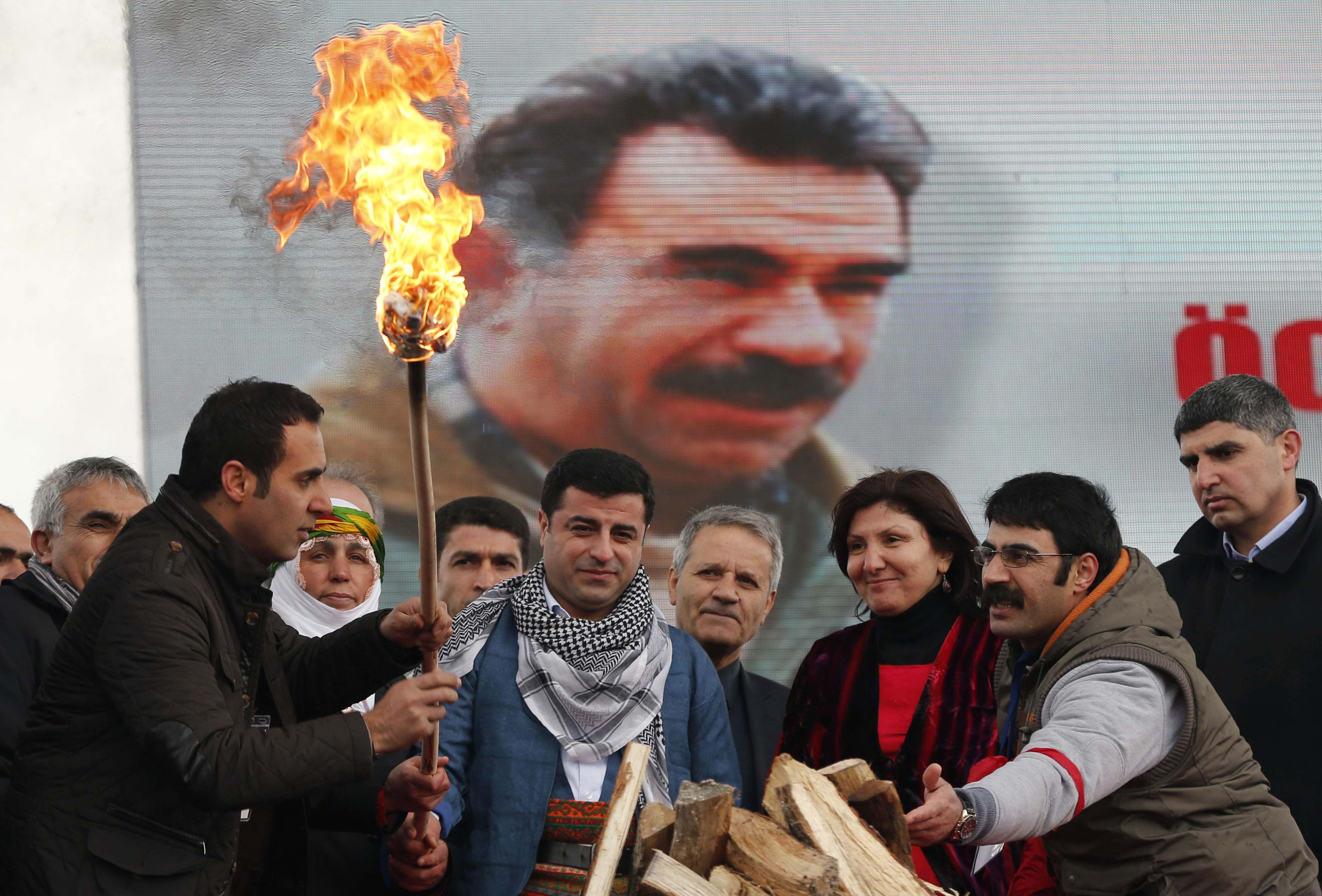 Μήνυμα αλληλεγγύης των κούρδων ανταρτών στους τούρκους διαδηλωτές