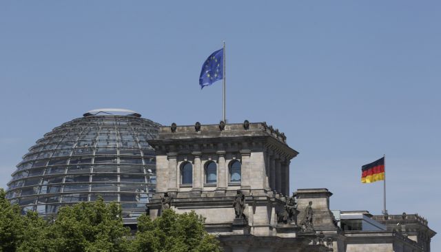 Ορθός ο συνδυασμός όρων και αλληλεγγύης για την Ελλάδα, λέει το Βερολίνο
