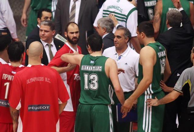 Χαμηλοί «πράσινοι» τόνοι και «ερυθρόλευκη» πίστη ανατροπής