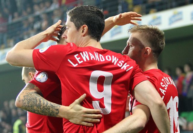 «Δεν πάει πουθενά, εδώ θα μείνει» λέει η Ντόρτμουντ για Λεβαντόφσκι