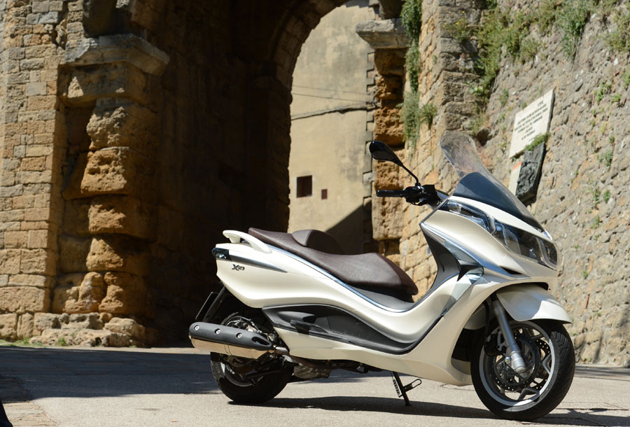 Piaggio X10: Το δέκα το καλό!