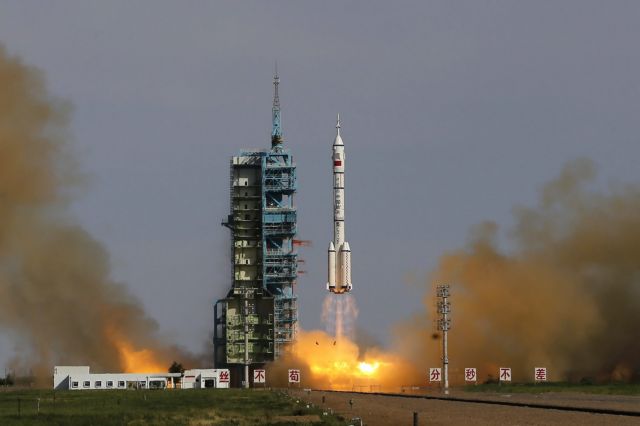 Σε τροχιά το Shenzhou-10, πέμπτη επανδρωμένη της Κίνας