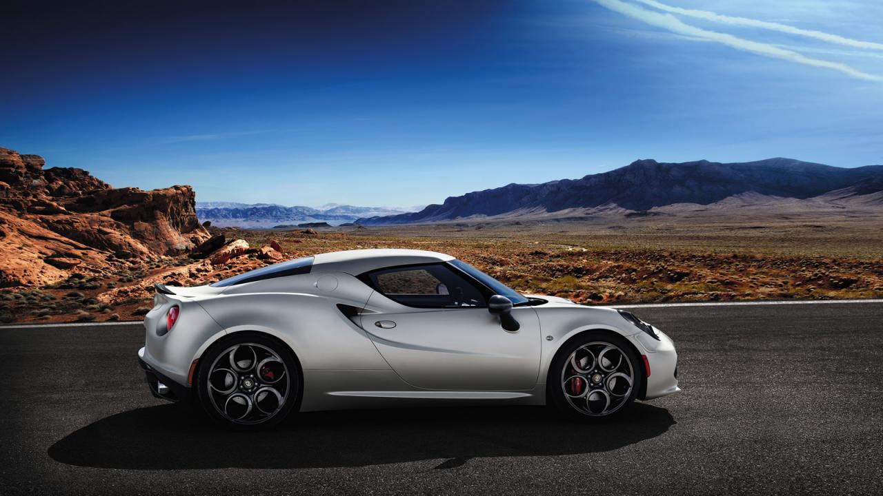 Alfa Romeo 4C: «Έκλεισε» στα 895 κιλά