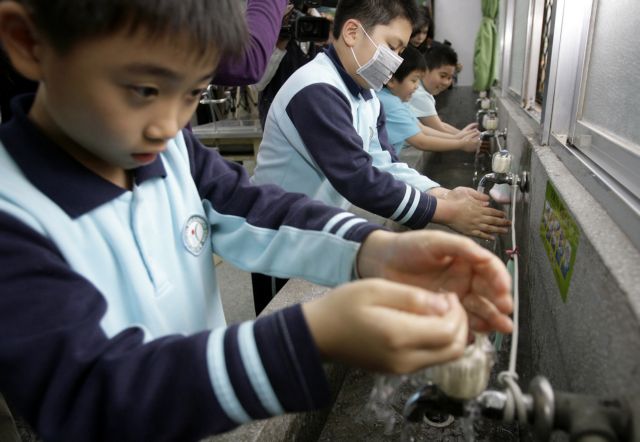 Μόνο το 5% πλένει σωστά τα χέρια του, σύμφωνα με έρευνα