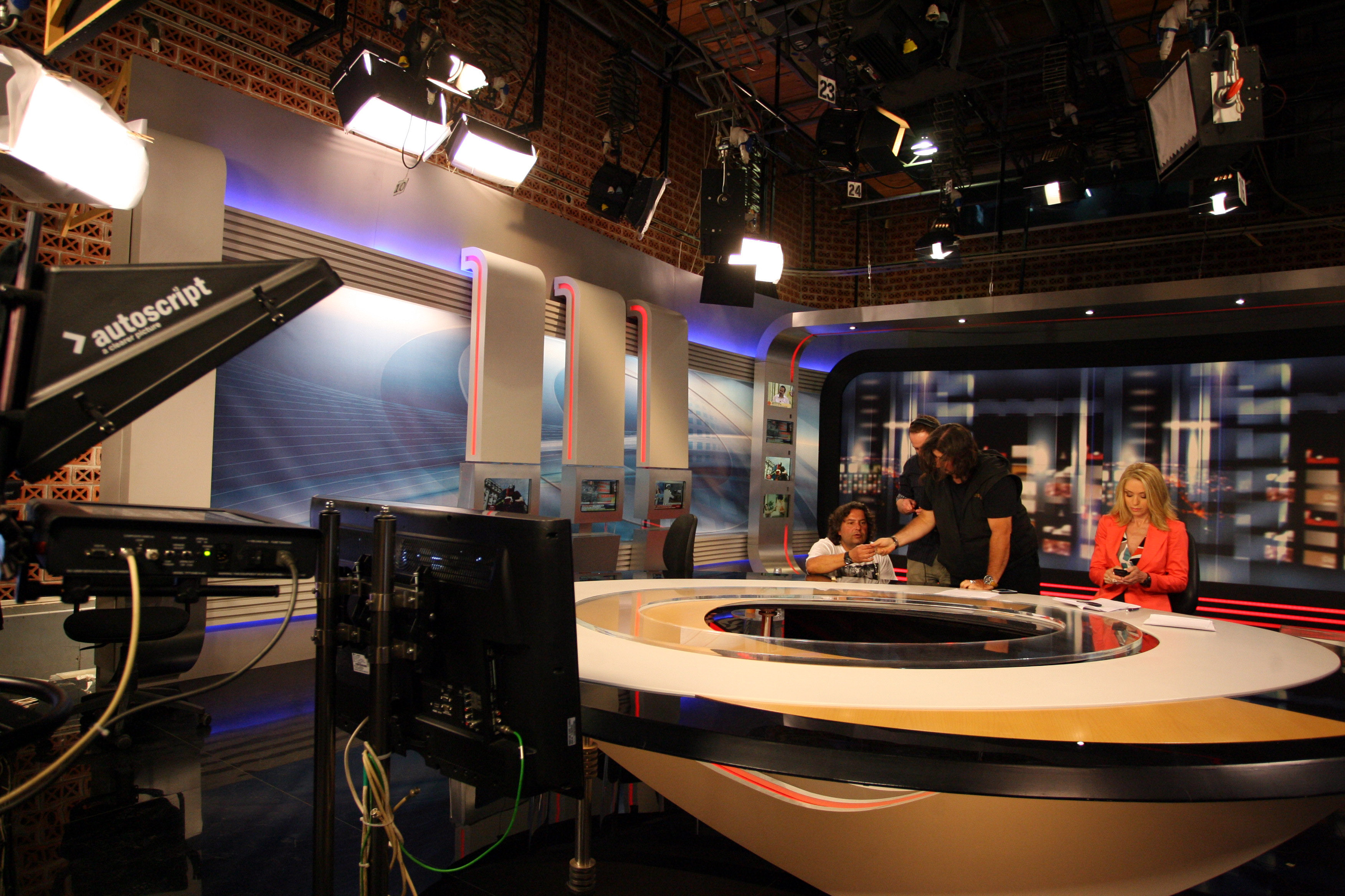 Είναι προσωρινό το κλείσιμο της ΕΡΤ, επαναλαμβάνει η κυβέρνηση