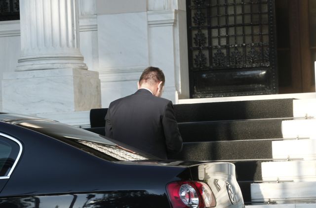 Σε εξέλιξη η κρίσιμη σύσκεψη των τριών πολιτικών αρχηγών για την ΕΡΤ