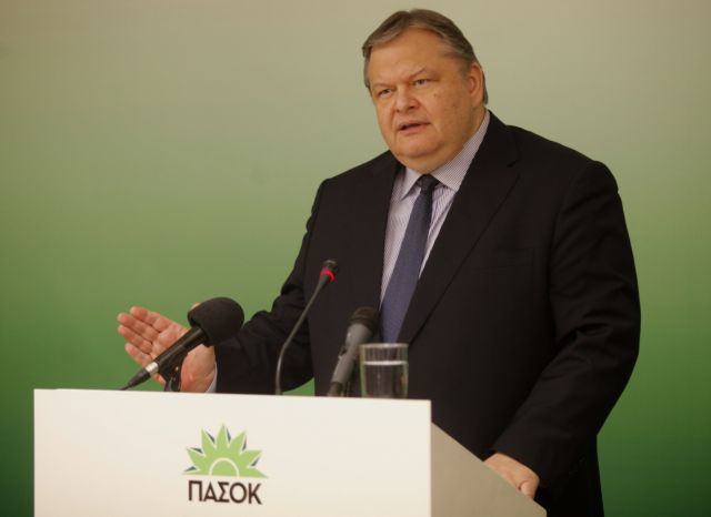 Η κυβέρνηση πρέπει να επαναθεμελιώσει την ύπαρξή της, λέει ο Ευ.Βενιζέλος