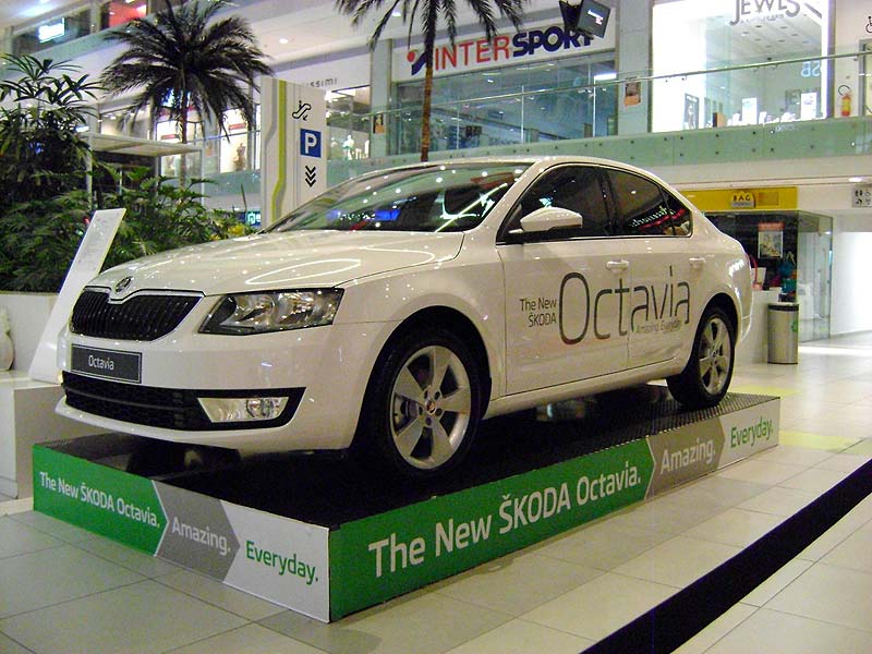 Ελληνική πρεμιέρα για τη νέα Skoda Octavia στα μεγάλα «mall» Αθήνας και Θεσσαλονίκης