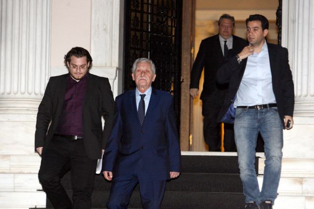 Χωρίς υπουργούς της ΔΗΜΑΡ συνεχίζει η κυβέρνηση