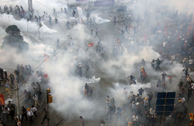 Τα δακρυγόνα χρησιμοποιήθηκαν ως χημικό όπλο, καταγγέλλουν τούρκοι γιατροί