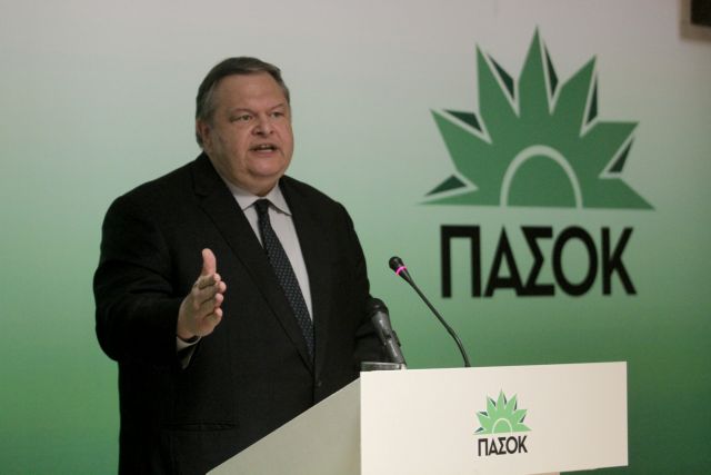 Παραμονή στην κυβέρνηση υπό νέα συμφωνία δείχνει ο Βενιζέλος