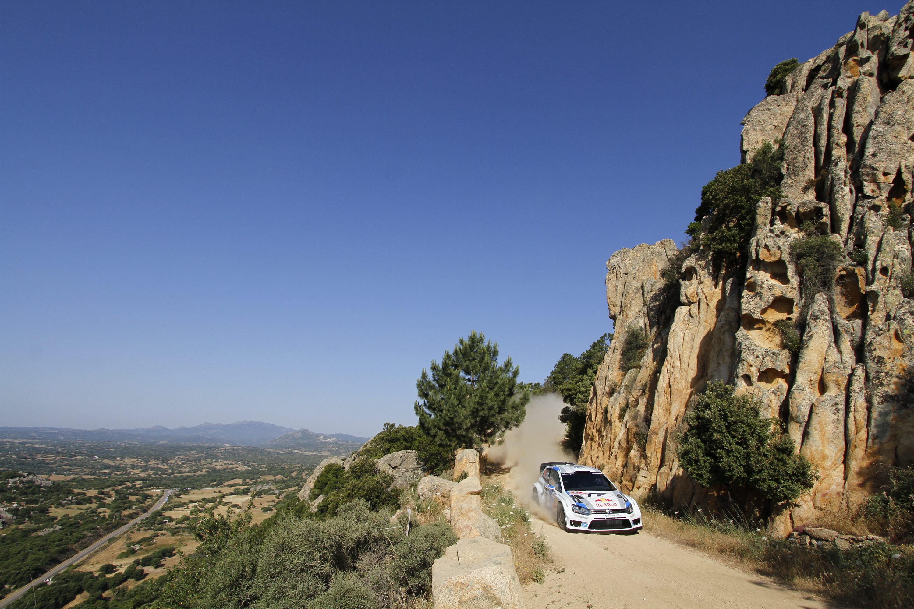 Ράλλυ Σαρδηνίας 2013: «Πέταξε» ο S. Ogier στην 3η Ε.Δ.