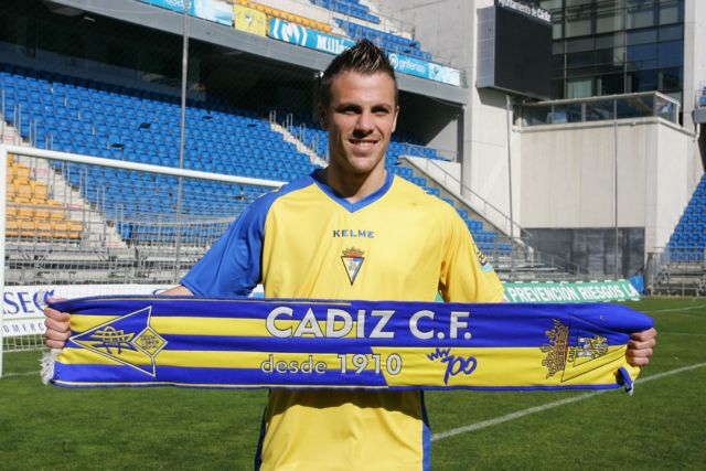 Ο Πανθρακικός ενισχύθηκε με τον Ισπανό Ερνάντες της Γρανάδα