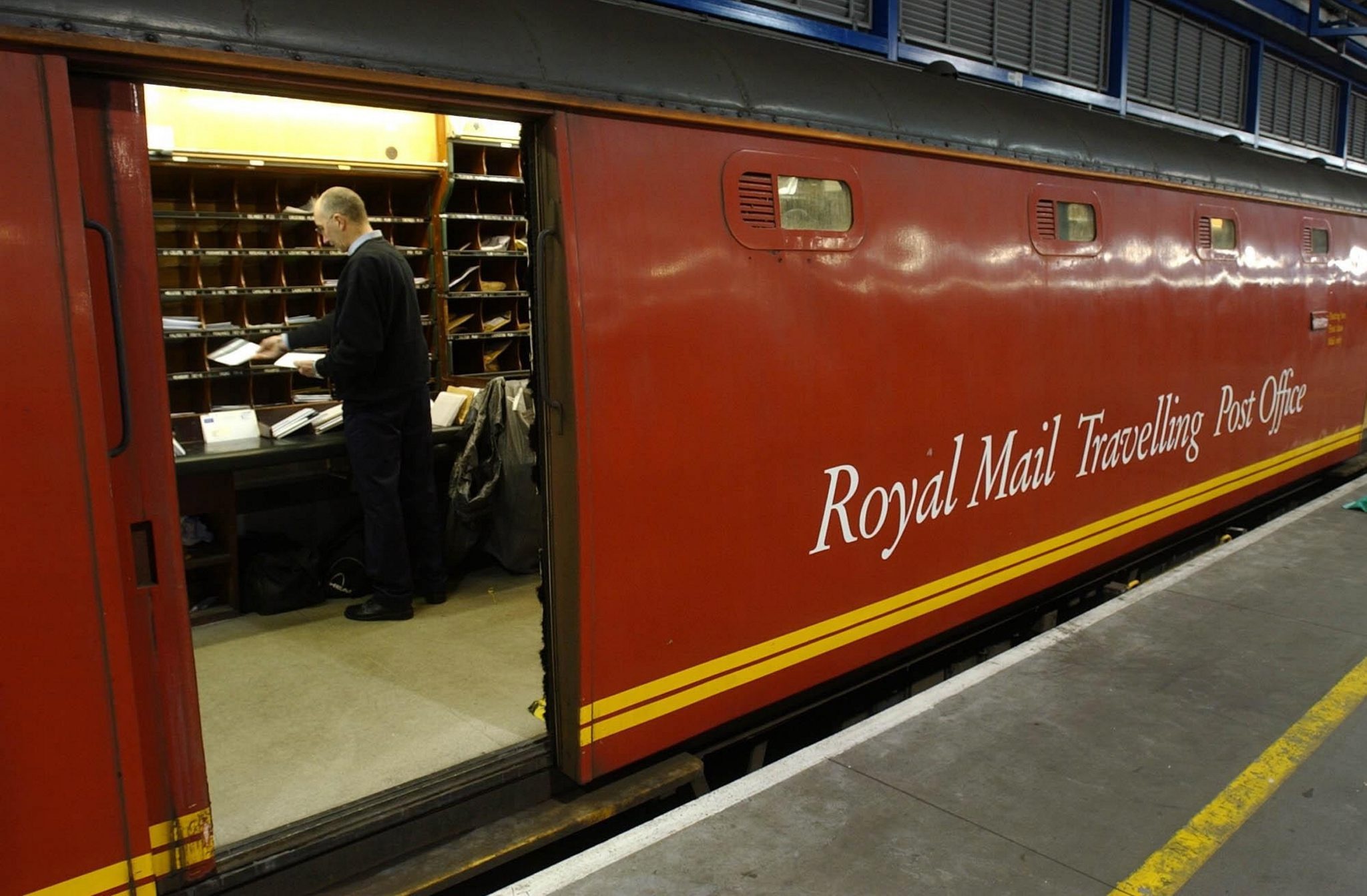 O ταχυδρόμος «χτυπούσε» πάνω από δύο φορές στην πόρτα ενός ζευγαριού