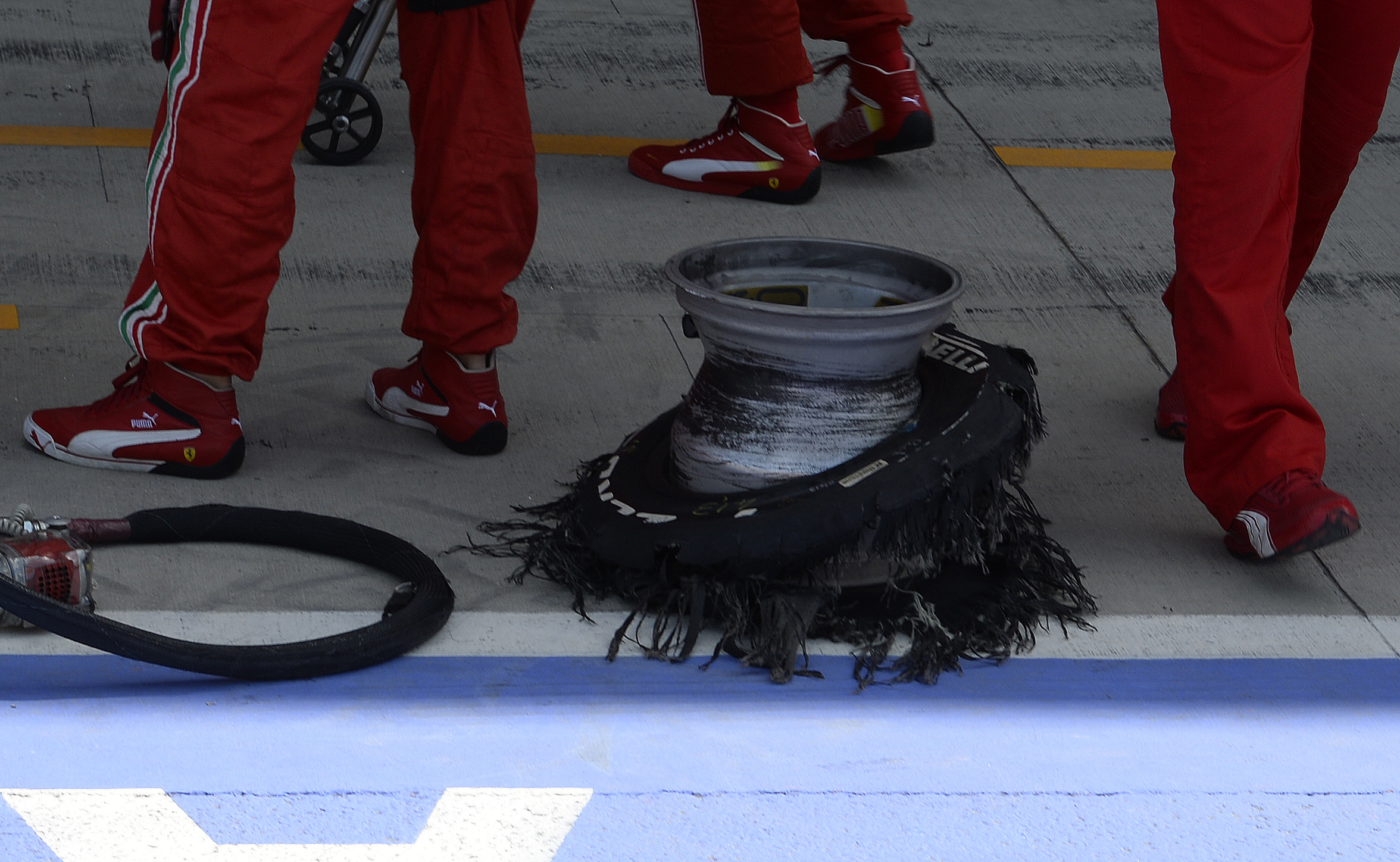 Pirelli: Άγνωστα, προς το παρόν, τα αίτια των σκασμένων ελαστικών