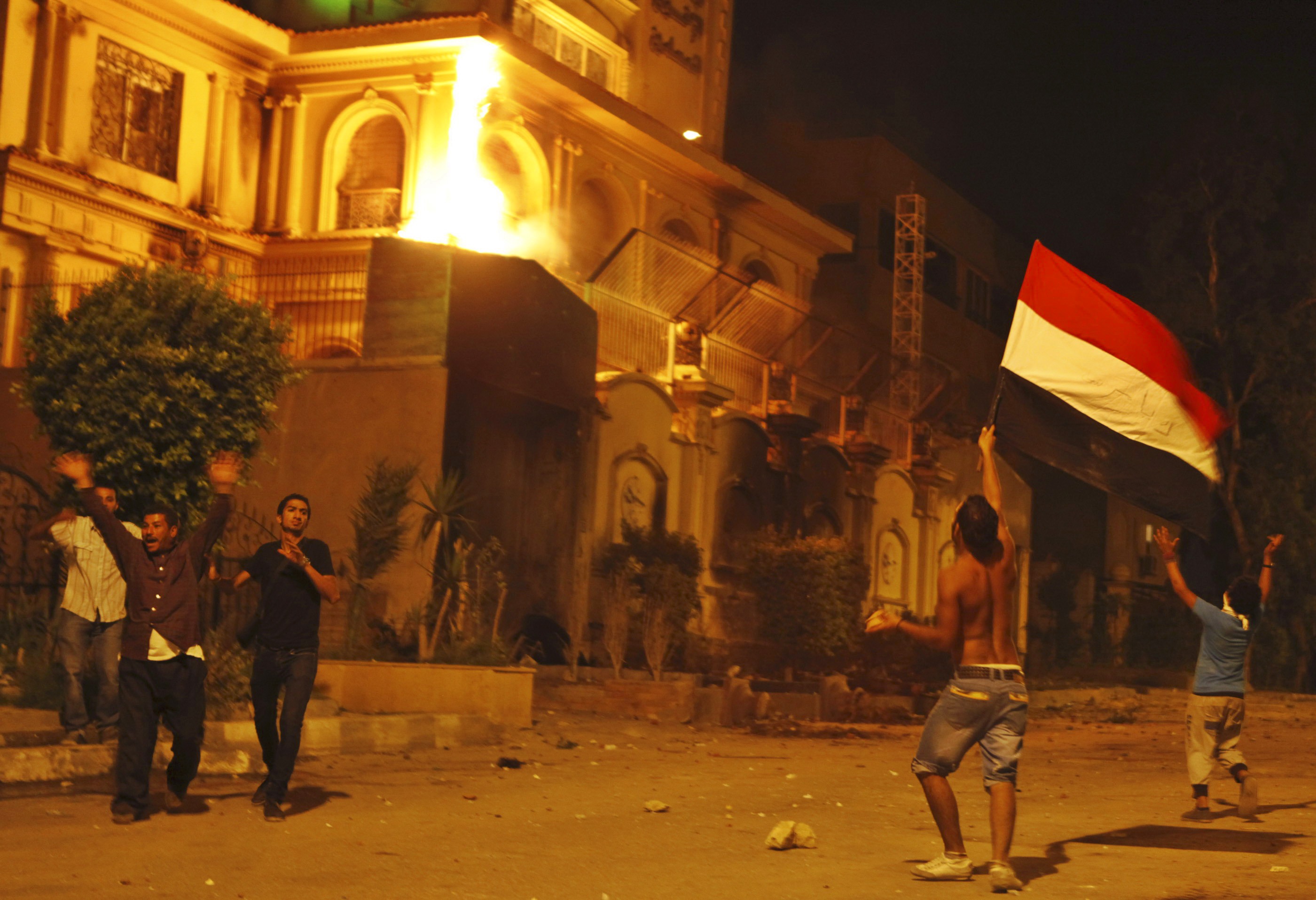 Επτά νεκροί στις ογκώδεις διαδηλώσεις εναντίον του αιγύπτιου προέδρου