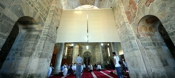 Κάλυψαν βυζαντινές τοιχογραφίες για να κάνουν  τζαμί την Αγία Σοφία Τραπεζούντας