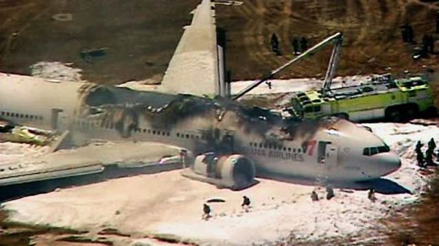 Boeing 777 συνετρίβη κατά την προσγείωση στο αεροδρόμιο του Σαν Φρανσίσκο