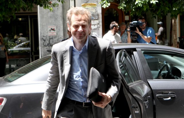 Καθυστερήσεις στην εφαρμογή των μέτρων διαπιστώνει η τρόικα