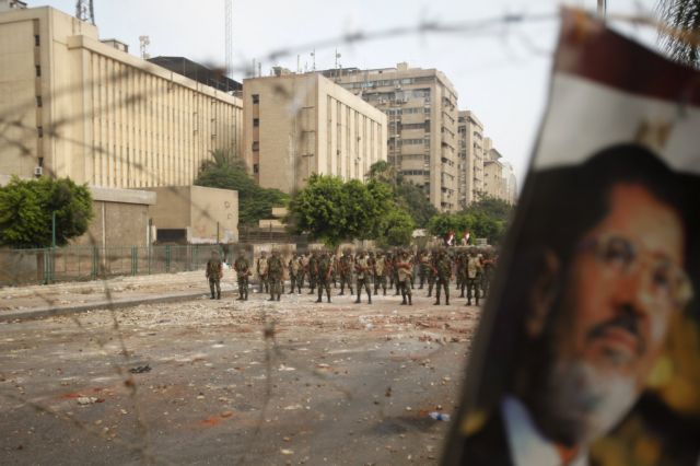 Χρονοδιάγραμμα εκλογών εν μέσω πολιτικής πόλωσης στην Αίγυπτο